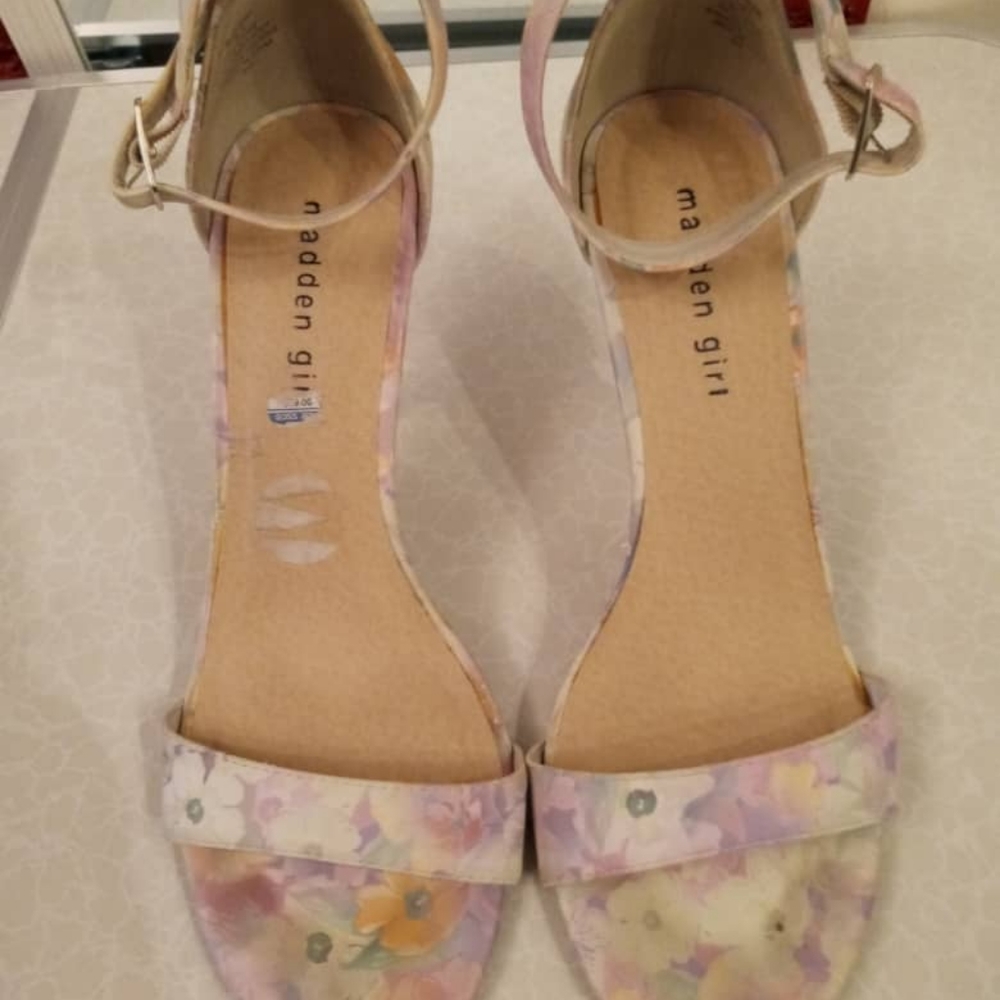 Madden girl sandals. Floral